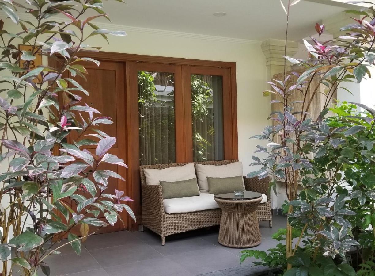 Puri Raja Hotel Legian Exteriér fotografie