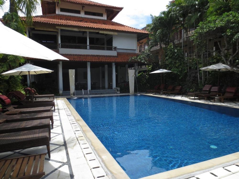 Puri Raja Hotel Legian Exteriér fotografie