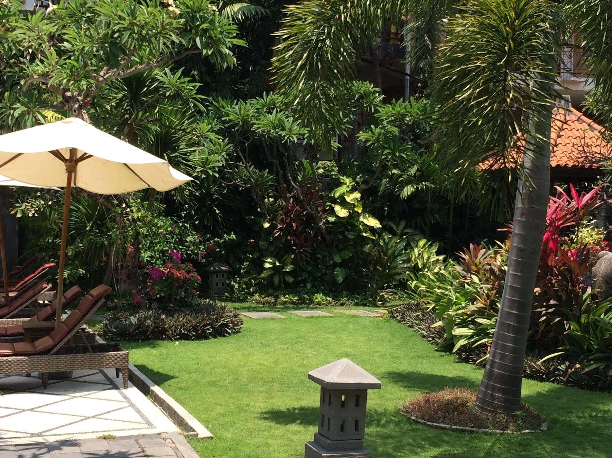 Puri Raja Hotel Legian Exteriér fotografie